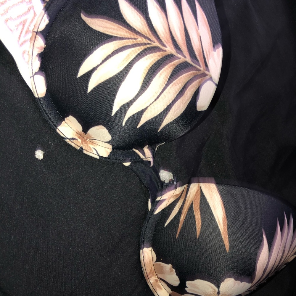 PINK VS  brand new t shirt bra